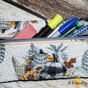 ITH gefütterte und gesteppte Reißverschlusstasche - Stickmaschine Stipple, Federmäppchen, Nähzubehör Tasche - 160 x 260 mm Stickrahmen