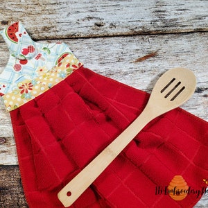 ITH Towel Topper - in the hoop machine embroidery Hexagon quilting towel holder