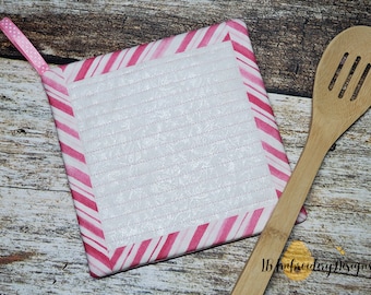 ITH Potholder with borders-in the hoop machine embroidery Horizontal quilting potholder no sewing!