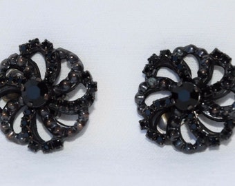 Vintage Designer GIORGIO ARMANI Black Jet Onyx Clip On Earrings 1 1/4" Diameter
