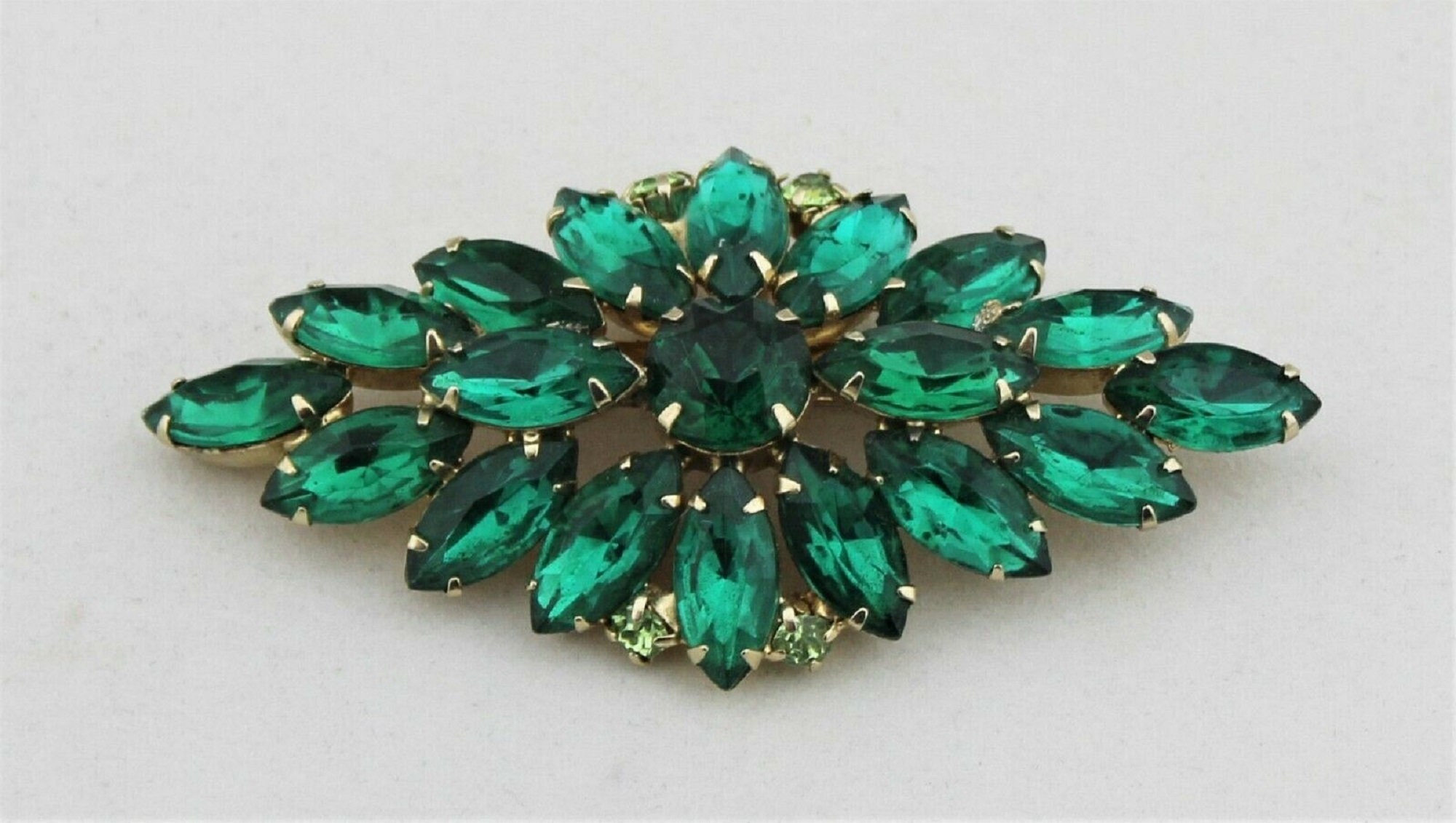Vintage Gold Tone and Emerald Green Rhinestone Brooch Pin