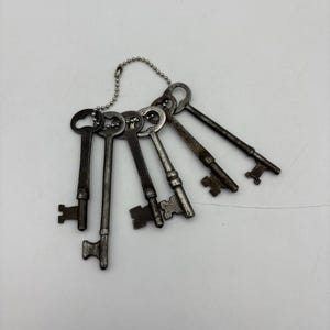 Vintage Skeleton Keys - Lot of 6, Farmhouse Trinkets, Cottage Core Decor