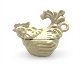 Vintage Red Wing Pottery Rooster Dish – Ivory Glaze Covered Bowl Farmhouse Kitchen Decor