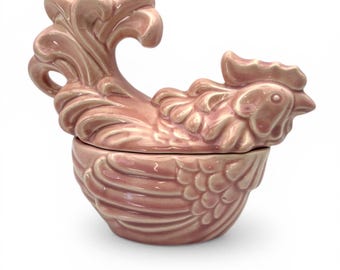 Vintage Red Wing Pottery Rooster Dish – Pink Glaze Covered Bowl Farmhouse Kitchen Decor