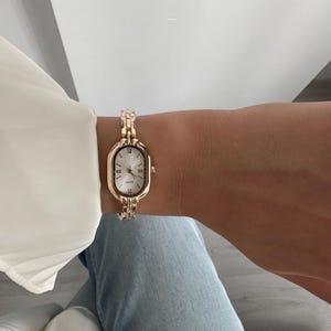 Gold Oval Women display picture 2