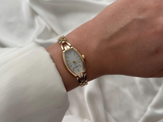 Gold Women’s Watch: Minimalist Stainless Steel Bracelet Watch Gift for Her