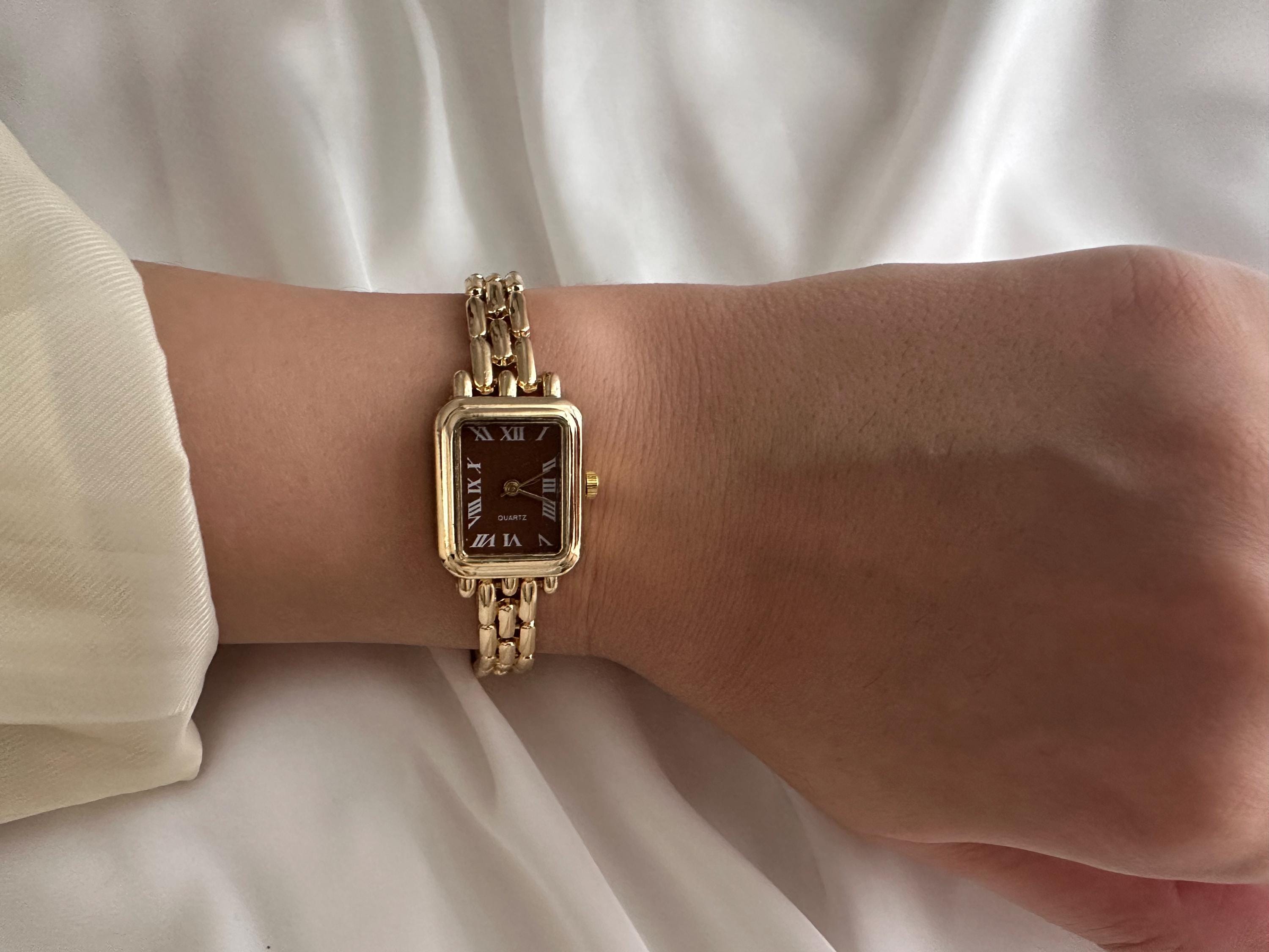 Square Gold Wrist Watch Elegant Minimal Quartz Movement Stainless Steel Band Quadro Unitone - Gold square watch for women | DW main image 3