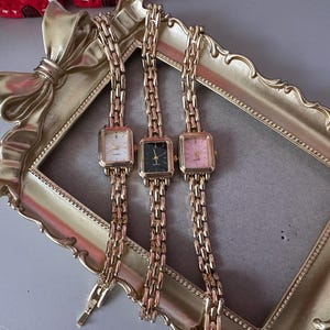 Damklocka med fyrkantig urtavla – minimalistisk kvartsklocka med guldarmband