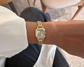 Vintage Timex Ladies Gold Tone Mechanical Watch – 16.2mm  display picture 3