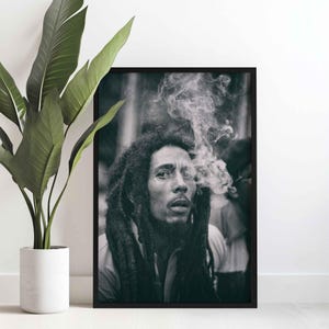 Póster de Bob Marley fumando: lienzo icónico de reggae para decoración del hogar, regalo para amantes de la música, decoración de habitación con ambiente jamaicano.