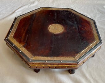 Antiker anglo-indischer niedriger Couchtisch (Nr. 2). Kleines Modell