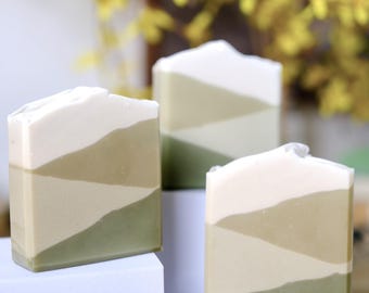 Savon traité à froid Retreat à la menthe | Barre artisanale biologique | Barre végétalienne hydratante entièrement naturelle