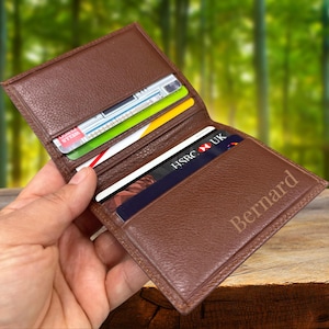 Portafoglio sottile da uomo in pelle con incisione personalizzata, regalo per il papà, regalo di anniversario, porta carte di credito in vera pelle marrone