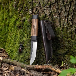Handmade Bushcraft Knife with texture on the metal, Ashtree and Hornbeam Handle, Leather Case