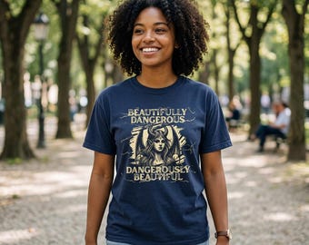Gothic Demon Woman Graphic Tee, dunkles feminines okkultes Kunst Shirt