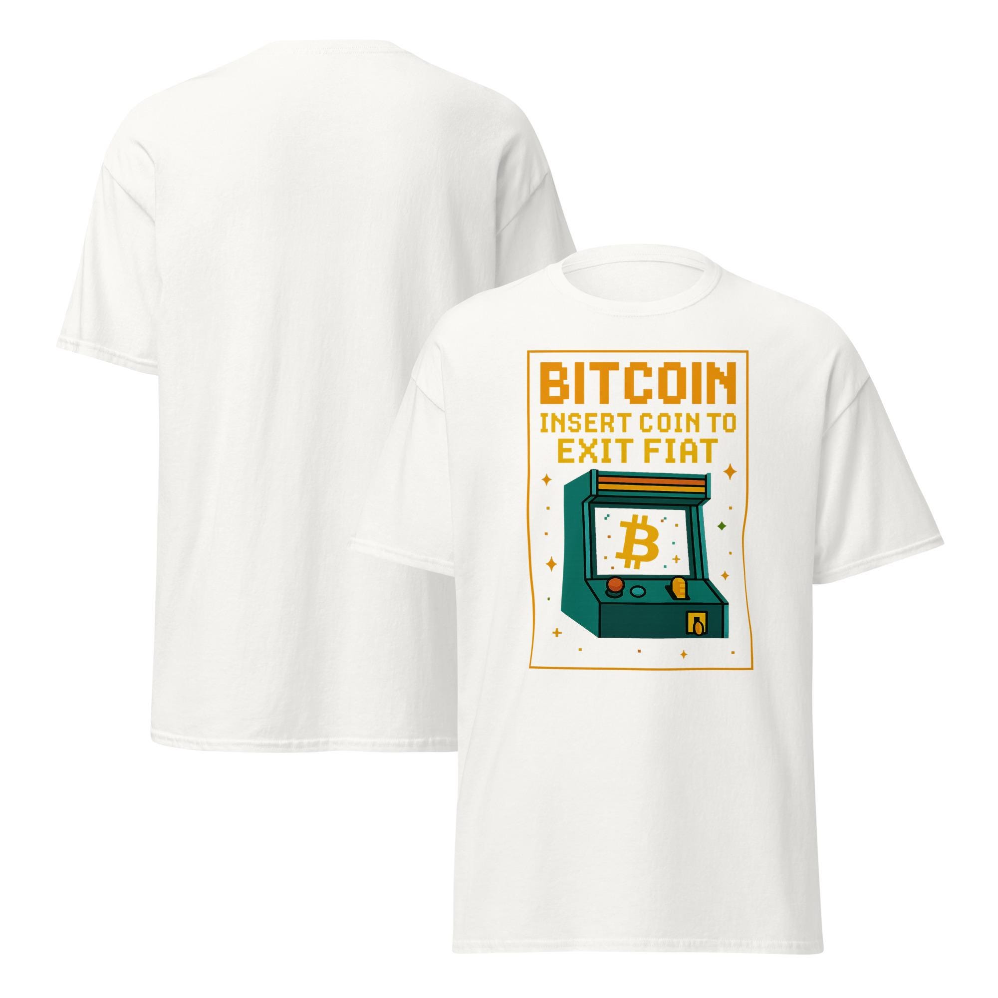 コインを挿入してフィアットから出金できるビットコインTシャツ - BTCファンのためのレトロアーケードスタイルのメンズ暗号通貨Tシャツ