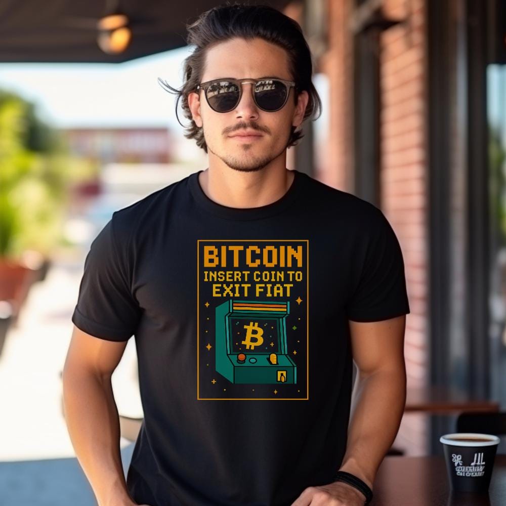 コインを挿入してフィアットから出金できるビットコインTシャツ - BTCファンのためのレトロアーケードスタイルのメンズ暗号通貨Tシャツ