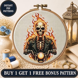 Patrón de punto de cruz de calavera motera en llamas, diseño de bordado de esqueleto gótico (descarga digital)