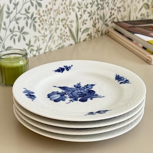 Vintage Royal Copenhagen Blue Flower Plates 8093 – Set of 4 dessert plates – Hand Painted Danish Porcelain – Scandinavian Tableware