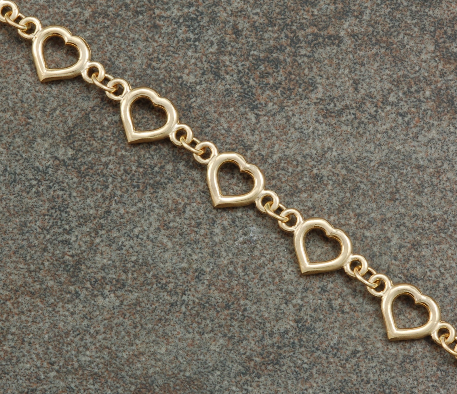 Gold heart link bracelet. Etsy