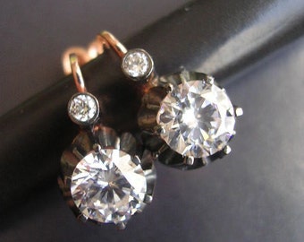 Clous d'oreilles AUDREY en or rose antiques inspirés du diamant du milieu du siècle