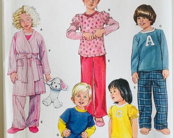 Toddlers Pajamas and Robe Pattern Sizes 1/2, 1, 2, 3 Simplicity 2826 UNCUT