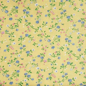 Vintage Fat Quarter Small Print Floral on Lighter Yellow Quilting Cotton 18x21 VIP Cranston Print Works Fabric