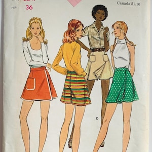 May include: A rustic wooden sign with the text "Welcome to our porch" in white lettering. The sign features a distressed finish and a simple, inviting design, perfect for outdoor decor.