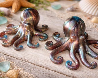 Set of 2 octopus figurines