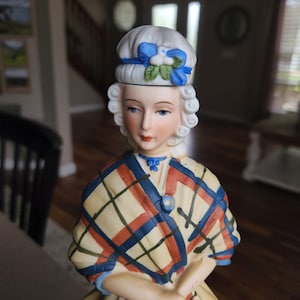 Grant&#39;s Scotch Whiskey Scottish Woman Figurine Decanter Bottle Empty Bar Decor