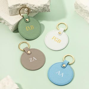 Personalised Leather Keyring, Birth Flower Leather Keychain, Engraved Name Keyring, Birthday Gift, Gift for Her, Bridesmaid Gifts, Christmas
