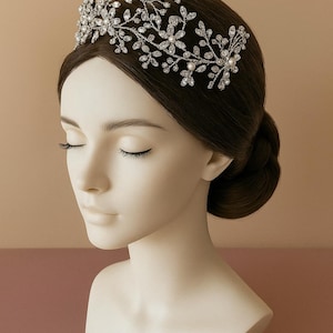 Crystal Pearl Bridal Tiara – Elegant Wedding Crown for Brides, Sparkling Rhinestone Headpiece, Luxury Bridal Hair Accessory