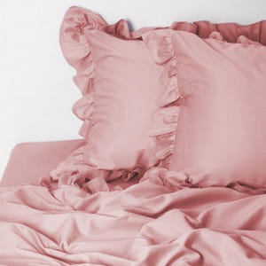 Pink Ruffled Cotton Sateen Bedding Set – Romantic & Elegant Bedroom Decor