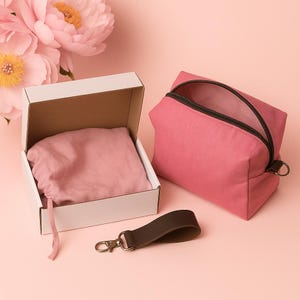 Handmade Pink Linen Cosmetic Bag: Leather Accents, Zippered Pouch
