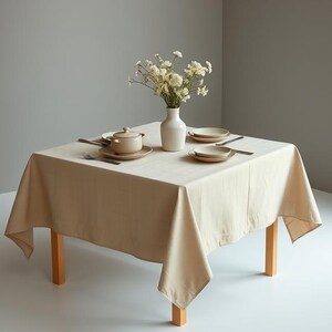 Natural Linen Square Tablecloth: Elegance & Comfort