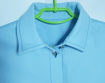 Blusa vaquera de moda / Camisa de diseñador para mujer / Algodón azul con botones brillantes y pespuntes