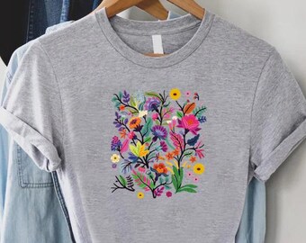 Wildflower Tshirt, Wild Flowers Shirt, Women Floral Graphic Tee, Wildflower Birthday Gift For Her,Ladies Nature Lover Best Friend Gift Shirt