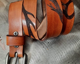 Deer Antler Leather Belt, Personalized Belt for Him, Mens Hunter Accessory, Elk Antler Deco Design Belt