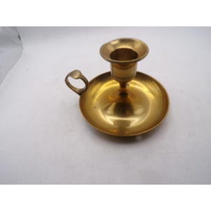 Candelabro antiguo de latón macizo con base de platillo y asa para dedo, color dorado, 10 cm (4 pulgadas)