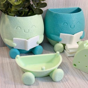 Flat-Back Reading Buddy Planter with Tray | Fuzzy 3D Printed Pot | Cute Gift for Book Lovers