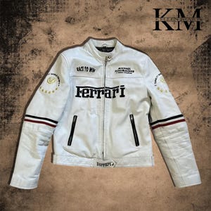 Blouson en cuir de course Ferrari style vintage avec logo F1 blanc Blouson en cuir de course blanc Formule de survêtement pour sport automobile, meilleur cadeau pour lui