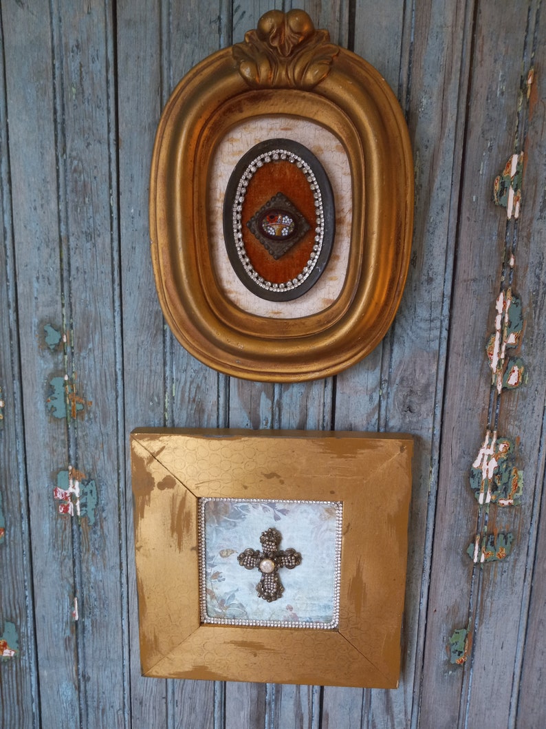 Vintage Finds, Wall Art, Gold Frame, Antique Mosaic Brooch , Gold Velvet, Sm Metal Frame