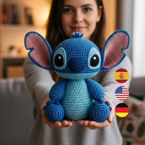 スティッチ編みぐるみかぎ針編みパターン PDF: ブルーエイリアンぬいぐるみ (英語、ドイツ語、スペイン語)