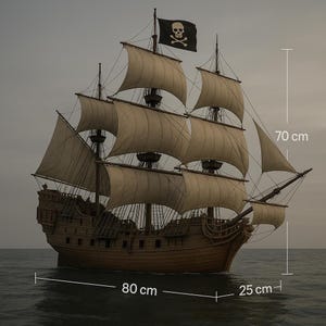 Puede incluir: Maqueta detallada de un barco pirata de madera con velas beige y una bandera negra con una calavera y huesos cruzados. El barco mide 80 cm de largo, 25 cm de ancho y 70 cm de alto. El barco navega sobre el agua.