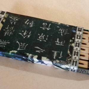 Bastones pirográficos Yao del I Ching para consultas: en caja de cola de golondrina tigre