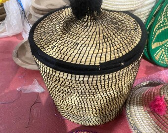 Grand panier berbère marocain, style africain coloré et traditionnel