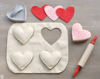 Sugar Cookie Cutout Set: includes felt dough, 4 cookies, 4 heart frosting pieces, cookie cutter, and optional mini rolling pin