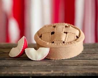 Make Your Own Apple Pie (felt apple pie, play food, pretend play food)