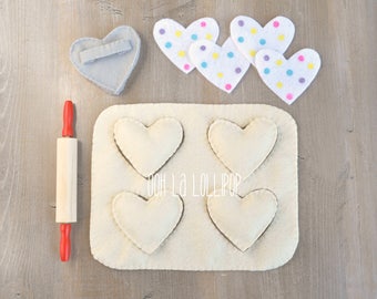 Sugar Cookie Cutout Set: includes felt dough, 4 cookies, 4 heart frosting pieces, cookie cutter, and optional mini rolling pin