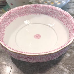Park Lane Pink Floral 8.25&quot; Scalloped Bowl